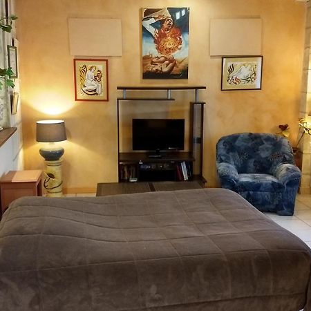 Logement Tranquille Et Frais Proche Gare Au Rdc Saumur Extérieur photo