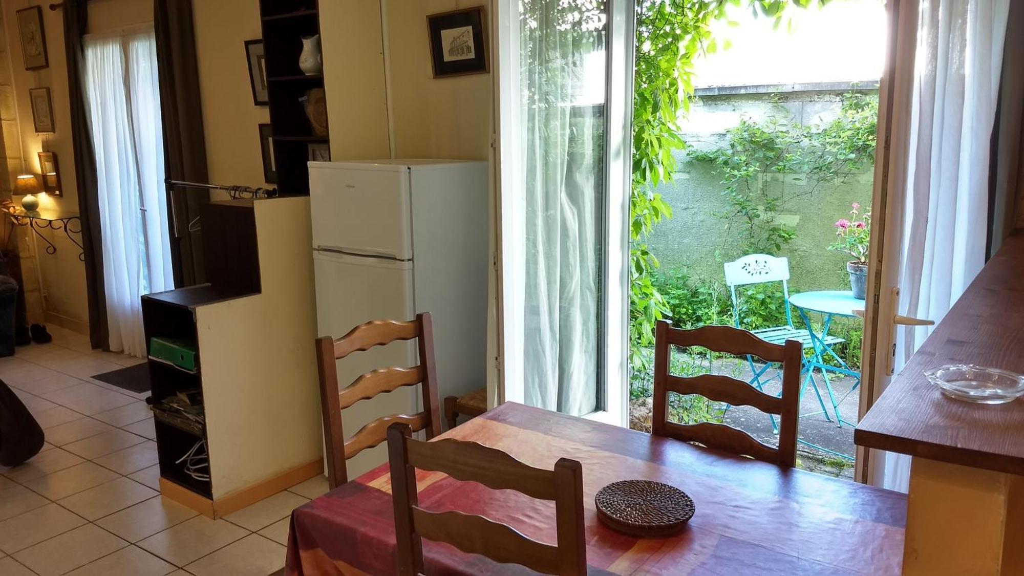 Logement Tranquille Et Frais Proche Gare Au Rdc Saumur Extérieur photo
